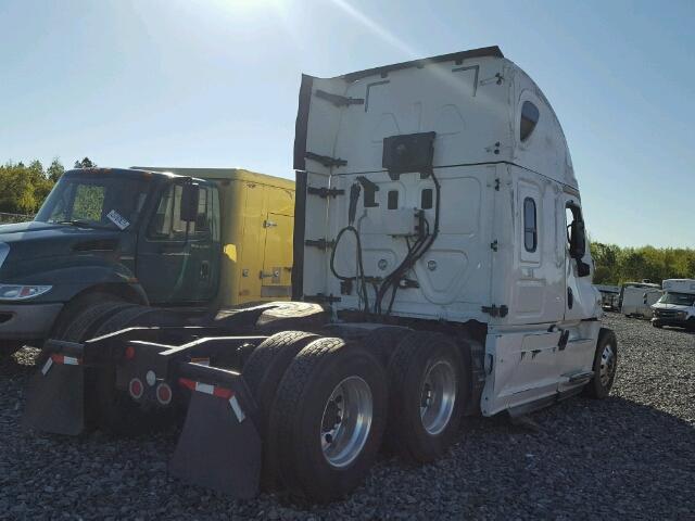 3AKJGLD54GSHG7037 - 2016 FREIGHTLINER CASCADIA 1 WHITE photo 4