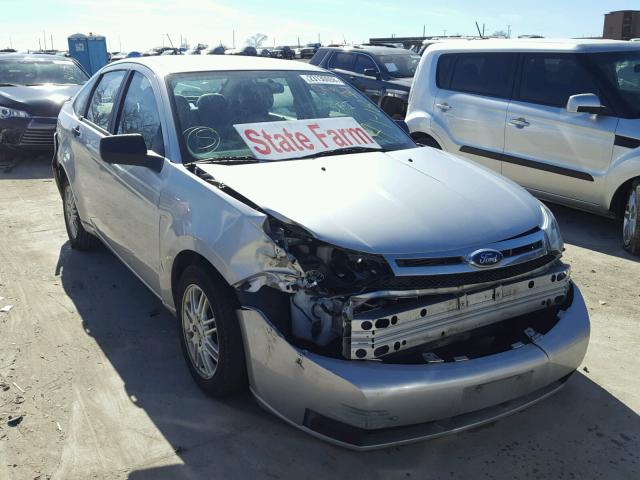 1FAHP35N29W144783 - 2009 FORD FOCUS SE SILVER photo 1