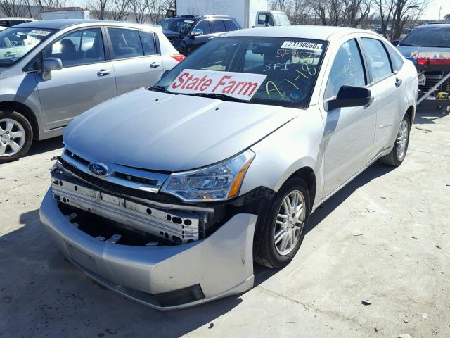 1FAHP35N29W144783 - 2009 FORD FOCUS SE SILVER photo 2