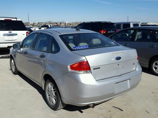 1FAHP35N29W144783 - 2009 FORD FOCUS SE SILVER photo 3