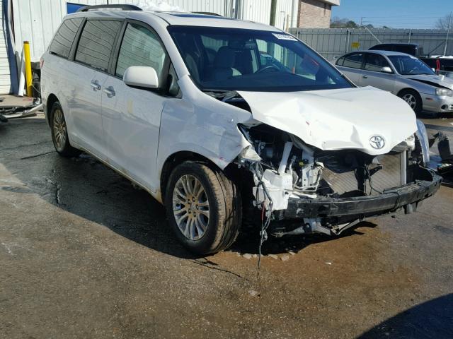 5TDYK3DC8FS675393 - 2015 TOYOTA SIENNA XLE WHITE photo 1