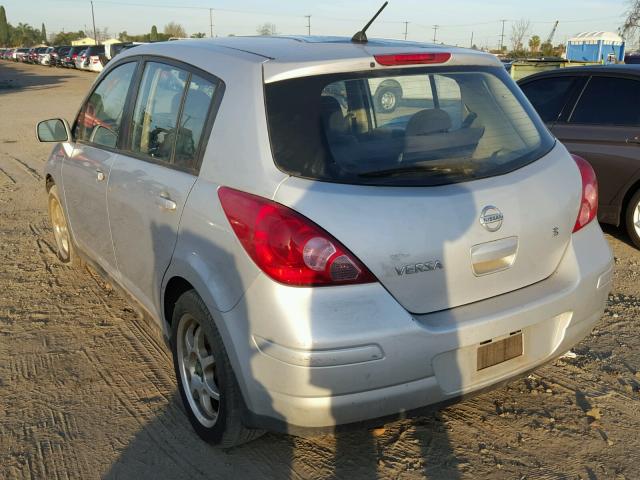 3N1BC13E67L458025 - 2007 NISSAN VERSA S SILVER photo 3