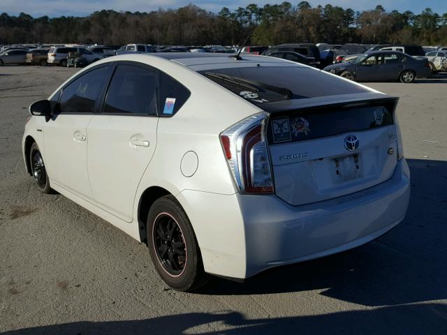 JTDKN3DU5E1772083 - 2014 TOYOTA PRIUS WHITE photo 3