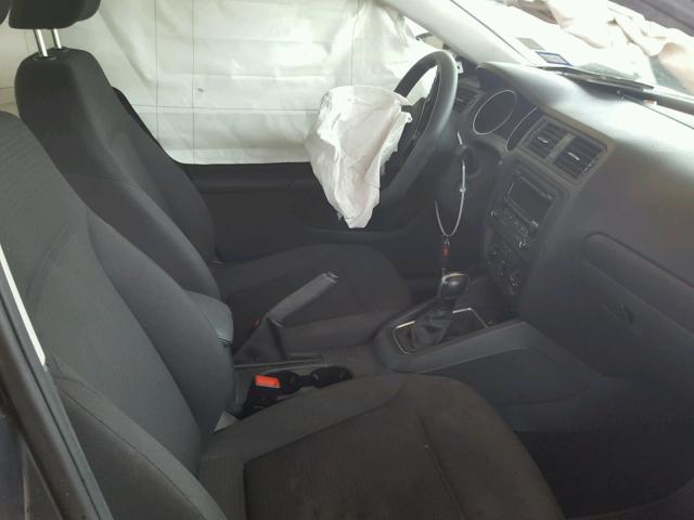 3VW2K7AJ6FM293814 - 2015 VOLKSWAGEN JETTA BASE ნაცრისფერი ფოტო 5