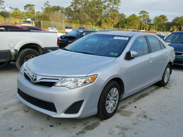 4T1BF1FKXEU768764 - 2014 TOYOTA CAMRY L SILVER photo 2