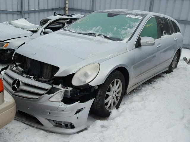 4JGCB22E28A083962 - 2008 MERCEDES-BENZ R 320 CDI SILVER photo 2