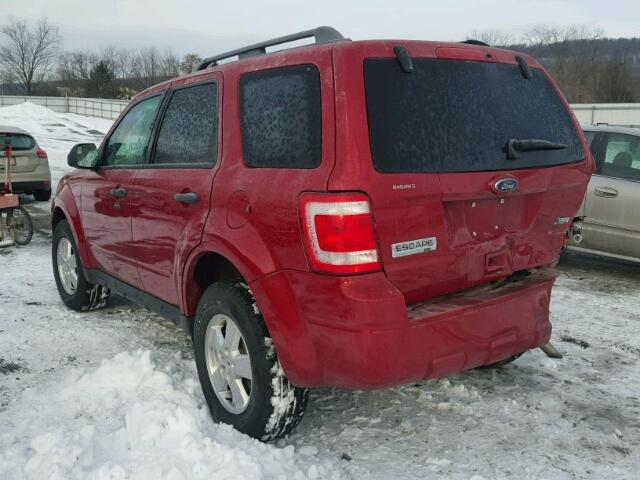 1FMCU9DG6AKD09342 - 2010 FORD ESCAPE XLT RED photo 3