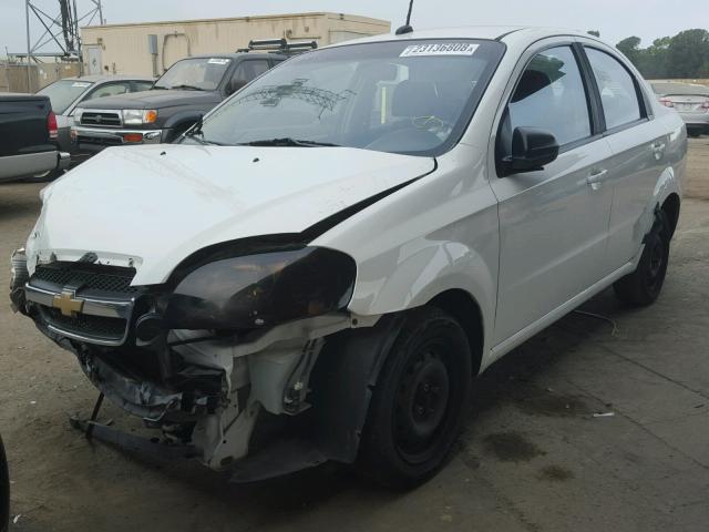 KL1TD5DE8BB197356 - 2011 CHEVROLET AVEO LS WHITE photo 2