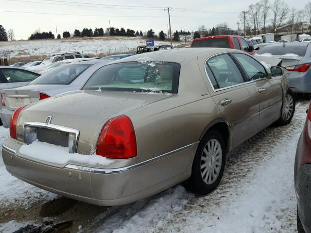 1LNHM81W04Y674046 - 2004 LINCOLN TOWN CAR E GOLD photo 4