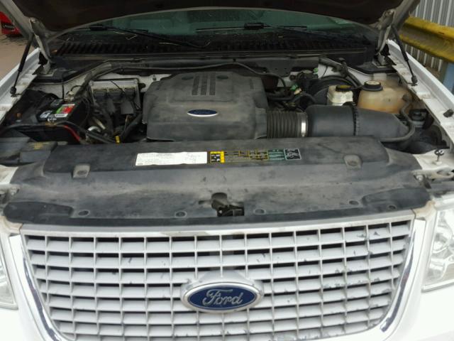 1FMRU15W44LA97685 - 2004 FORD EXPEDITION WHITE photo 7