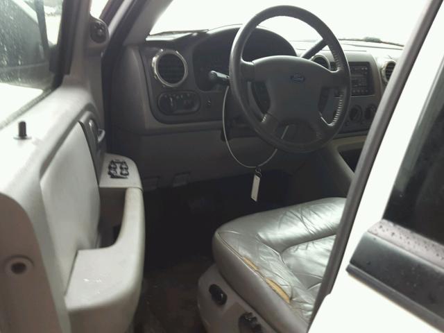 1FMRU15W44LA97685 - 2004 FORD EXPEDITION WHITE photo 9