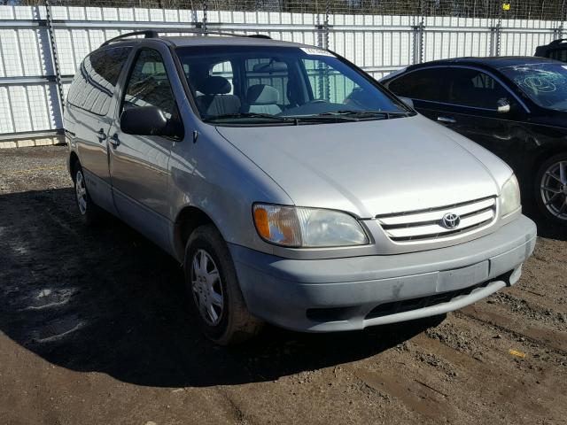 4T3ZF13C22U461684 - 2002 TOYOTA SIENNA LE SILVER photo 1