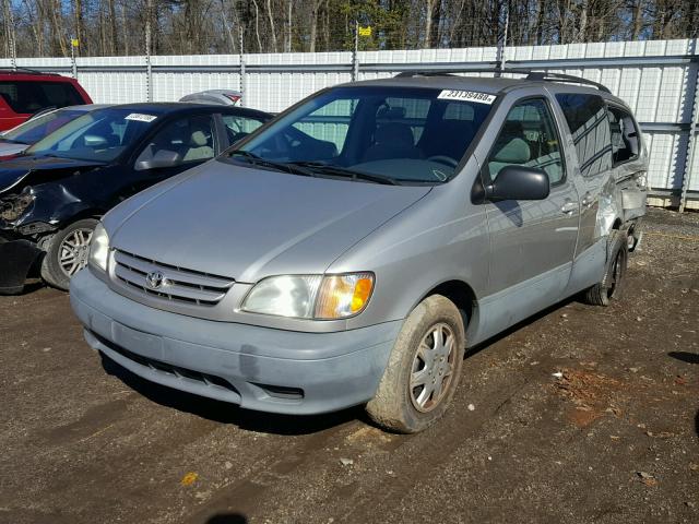 4T3ZF13C22U461684 - 2002 TOYOTA SIENNA LE SILVER photo 2