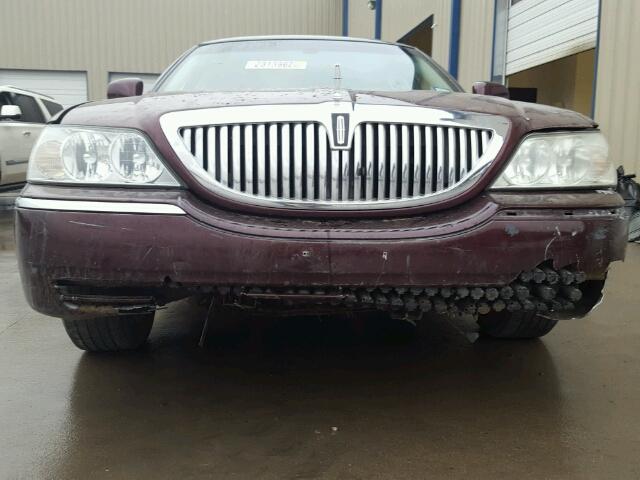 2LNHM82V39X614243 - 2009 LINCOLN TOWN CAR S RED photo 9