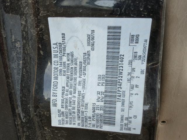 1FAFP34P52W231402 - 2002 FORD FOCUS SE BLACK photo 10