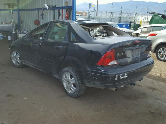 1FAFP34P52W231402 - 2002 FORD FOCUS SE BLACK photo 3