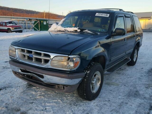 1FMDU34E9VZC35637 - 1997 FORD EXPLORER GREEN photo 2