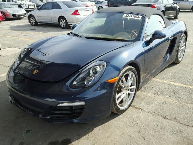 WP0CA2A8XDS114589 - 2013 PORSCHE BOXSTER BLUE photo 2