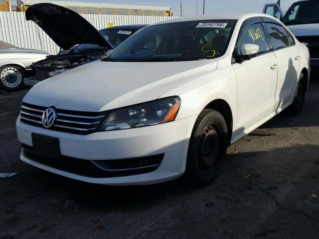 1VWAT7A38EC111850 - 2014 VOLKSWAGEN PASSAT S WHITE photo 2