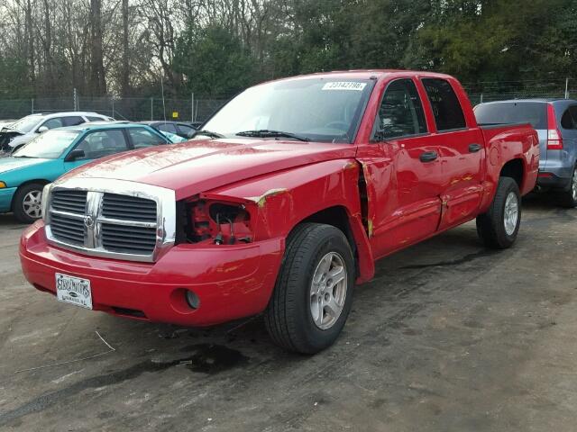 1D7HE48K35S101570 - 2005 DODGE DAKOTA QUA RED photo 2