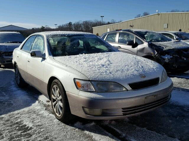 JT8BF22G3V0035652 - 1997 LEXUS ES 300 WHITE photo 1