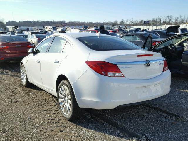 W04GP5EC1B1014149 - 2011 BUICK REGAL CXL WHITE photo 3