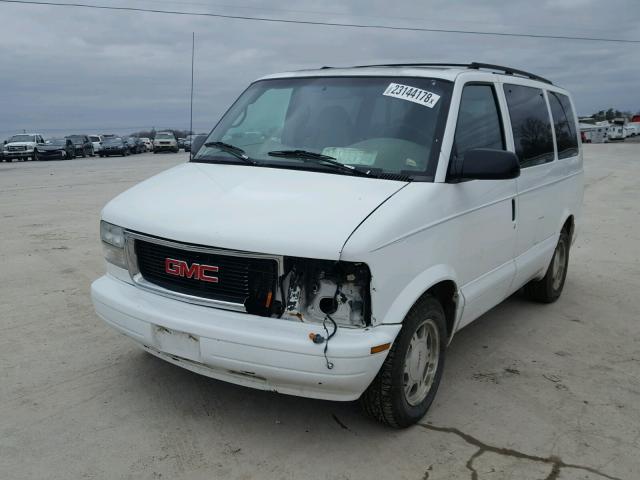 1GKDM19X55B506466 - 2005 GMC SAFARI XT WHITE photo 2