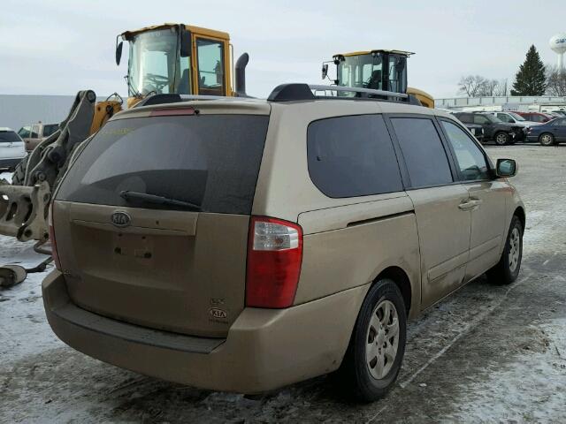 KNDMB233266031544 - 2006 KIA SEDONA EX GOLD photo 4