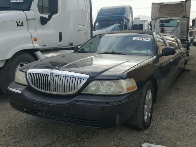 1L1FM88W25Y629206 - 2005 LINCOLN TOWN CAR E BLACK photo 2