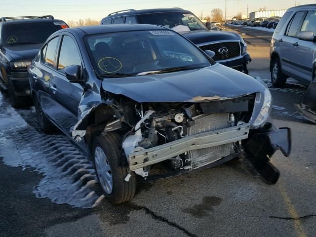 3N1CN7AP6HL871974 - 2017 NISSAN VERSA S GRAY photo 1