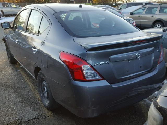 3N1CN7AP6HL871974 - 2017 NISSAN VERSA S GRAY photo 3