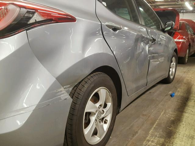 5NPDH4AE6FH645940 - 2015 HYUNDAI ELANTRA SE GRAY photo 9