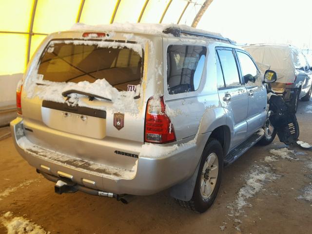 JTEZU14R768053259 - 2006 TOYOTA 4RUNNER SR SILVER photo 4