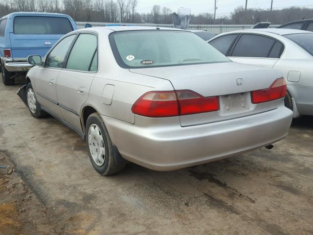 1HGCG5642XA141092 - 1999 HONDA ACCORD LX SILVER photo 3