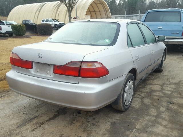 1HGCG5642XA141092 - 1999 HONDA ACCORD LX SILVER photo 4