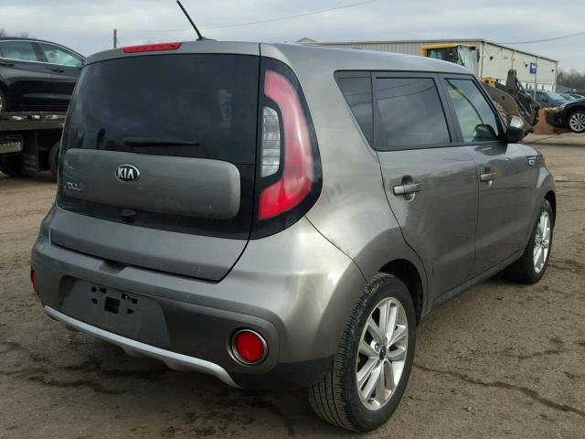 KNDJP3A5XH7435669 - 2017 KIA SOUL + GRAY photo 4