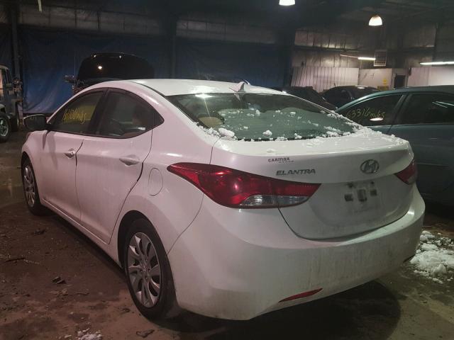 5NPDH4AE8BH025410 - 2011 HYUNDAI ELANTRA GL WHITE photo 3