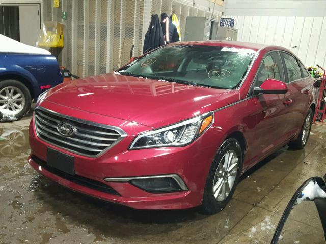 5NPE24AF2GH310058 - 2016 HYUNDAI SONATA SE BURGUNDY photo 2