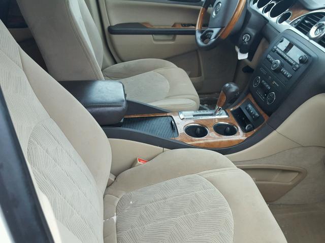 5GAKRBEDXCJ117400 - 2012 BUICK ENCLAVE WHITE photo 5