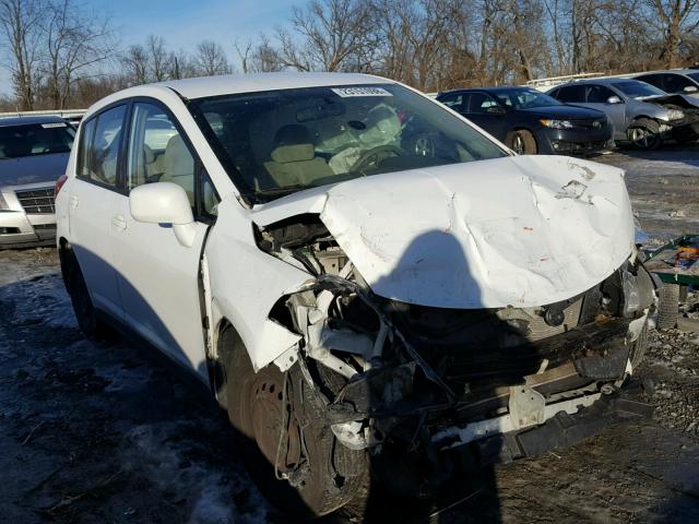 3N1BC13E78L351907 - 2008 NISSAN VERSA S WHITE photo 1