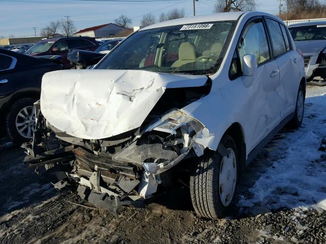 3N1BC13E78L351907 - 2008 NISSAN VERSA S WHITE photo 2