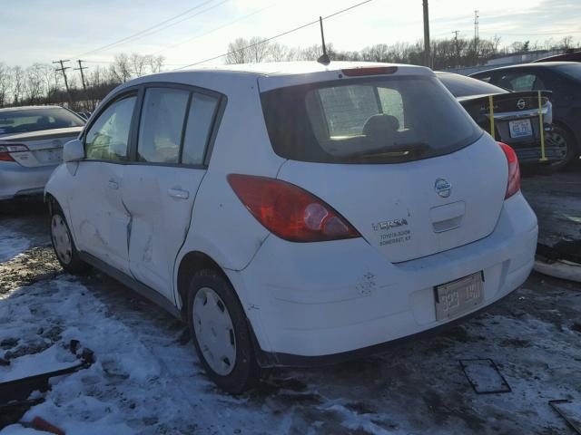 3N1BC13E78L351907 - 2008 NISSAN VERSA S WHITE photo 3