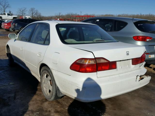 1HGCG667XXA093096 - 1999 HONDA ACCORD EX WHITE photo 3