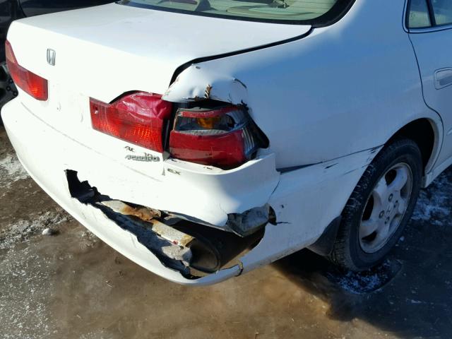 1HGCG667XXA093096 - 1999 HONDA ACCORD EX WHITE photo 9