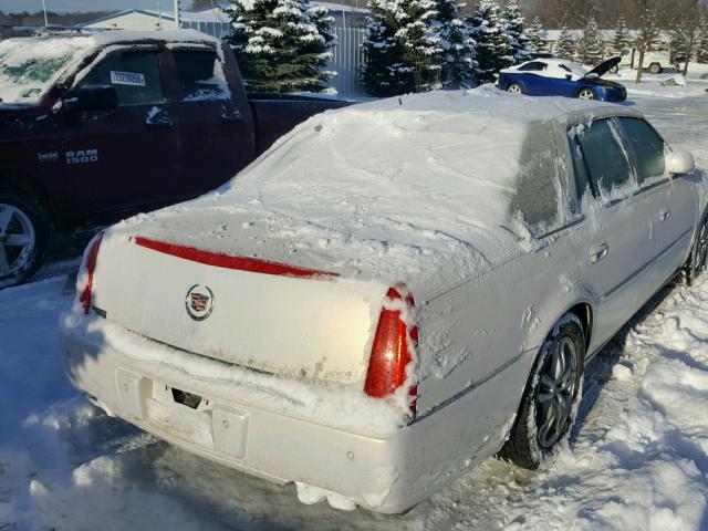 1G6KD57Y46U130504 - 2006 CADILLAC DTS WHITE photo 4