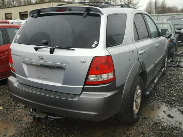 KNDJC733855367748 - 2005 KIA SORENTO EX SILVER photo 4