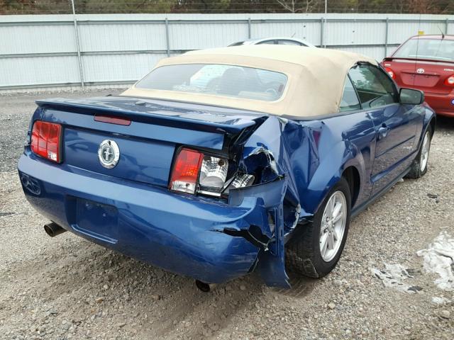 1ZVHT84N285206933 - 2008 FORD MUSTANG BLUE photo 4