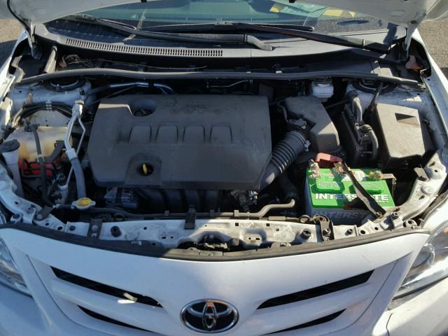 5YFBU4EE1CP069136 - 2012 TOYOTA COROLLA BA WHITE photo 7