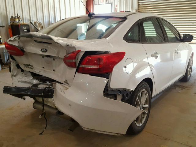 1FADP3F24FL240575 - 2015 FORD FOCUS SE WHITE photo 4