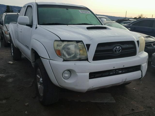 5TEUU42N57Z382316 - 2007 TOYOTA TACOMA ACC WHITE photo 1